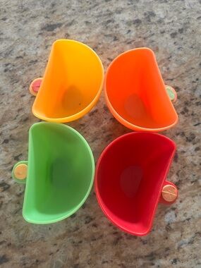 Set of 4 dip clip on cups